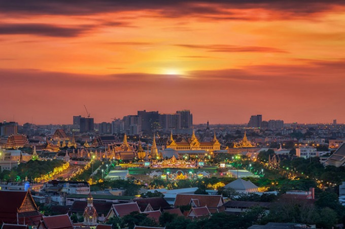 night-sky-the-grand-palace-bangkok
